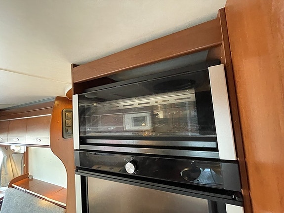 Dethleffs Esprit 7870 /Solcell x2/ALDE/3.0L 160hk kedja/5000kg/Ugn 12 of 14