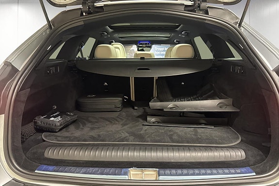 Mercedes-Benz E300 de 19 of 26