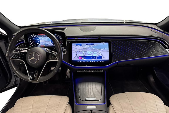 Mercedes-Benz E300 de 15 of 26