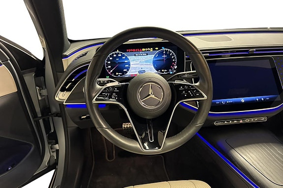 Mercedes-Benz E300 de 11 of 26