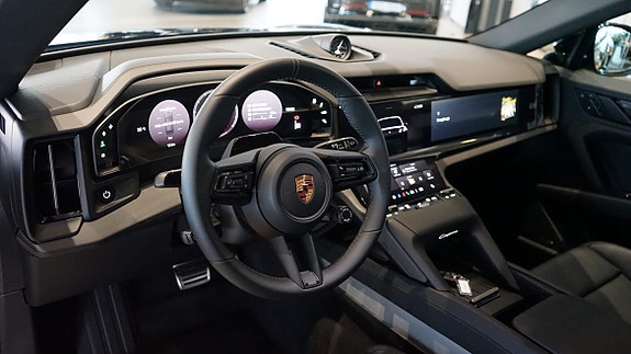 Porsche Cayenne 5 of 5
