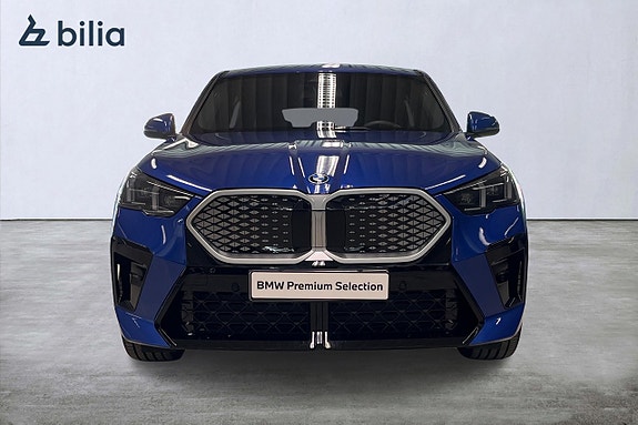 BMW iX2 5 of 18