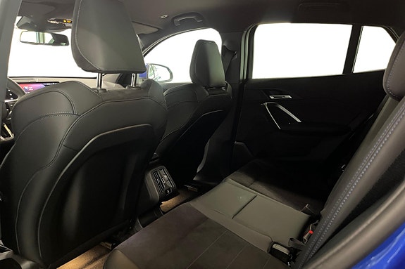 BMW iX2 11 of 18