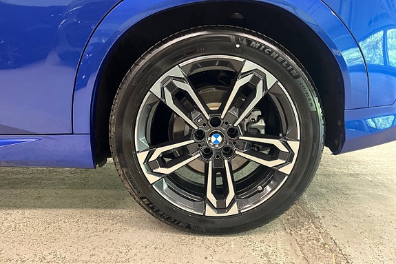 BMW iX2 15 of 18