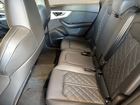 Audi Q8 7 of 13