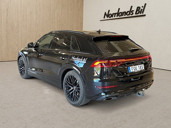 Audi Q8 3 of 13