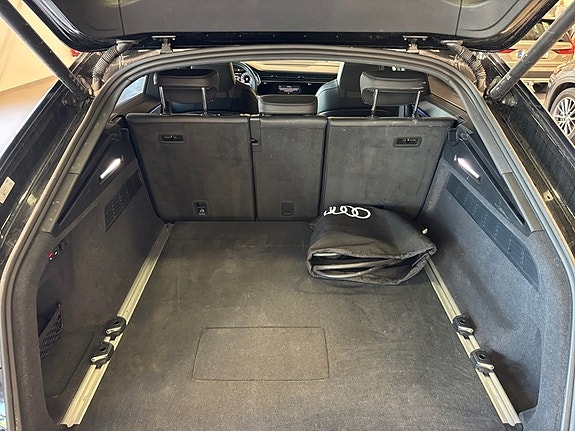 Audi Q8 12 of 13
