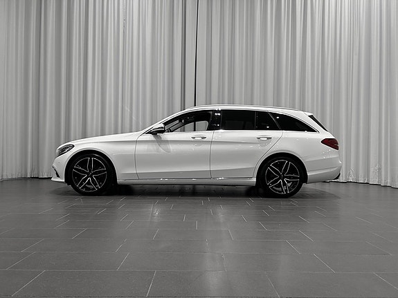 Mercedes-Benz C300 3 of 15