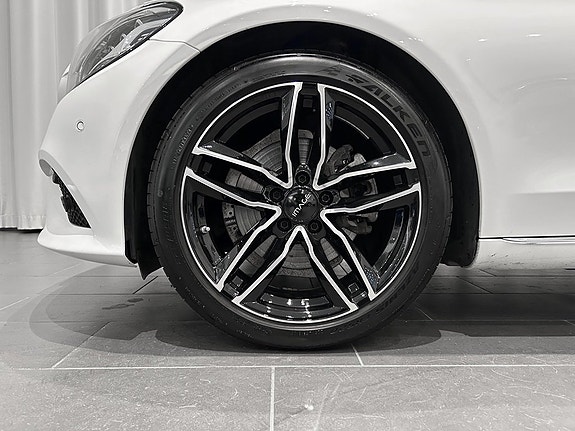 Mercedes-Benz C300 6 of 15