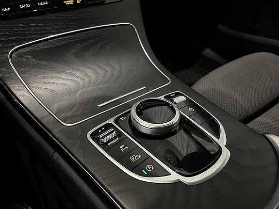 Mercedes-Benz C300 14 of 15