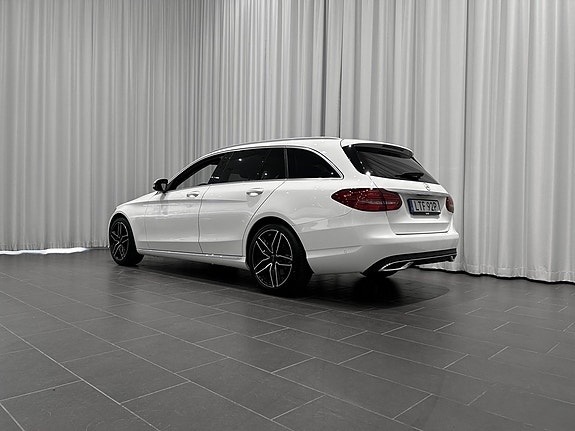 Mercedes-Benz C300 4 of 15