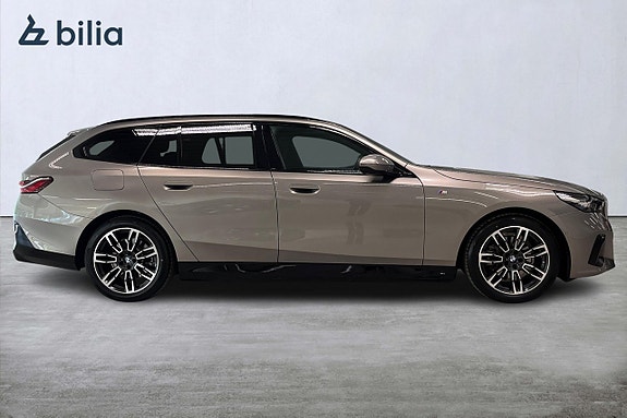 BMW 530e 16 of 18