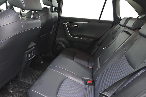 Toyota RAV4 13 of 20