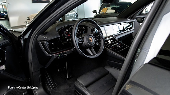 Porsche Panamera 4 10 of 25