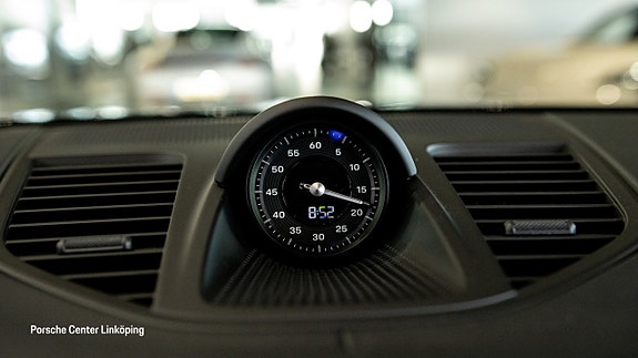 Porsche Panamera 4 17 of 25