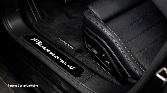 Porsche Panamera 4 20 of 25