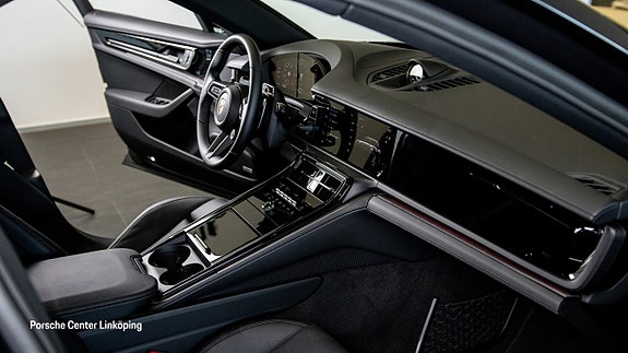 Porsche Panamera 4 24 of 25