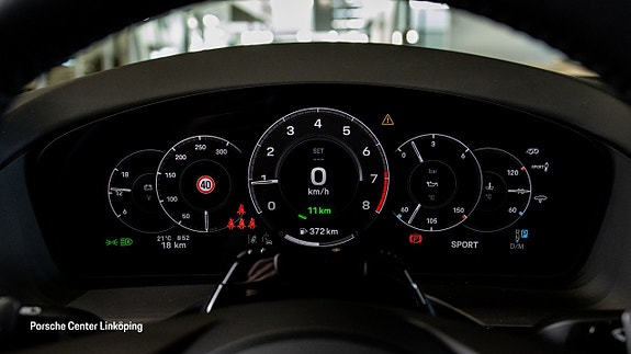 Porsche Panamera 4 13 of 25