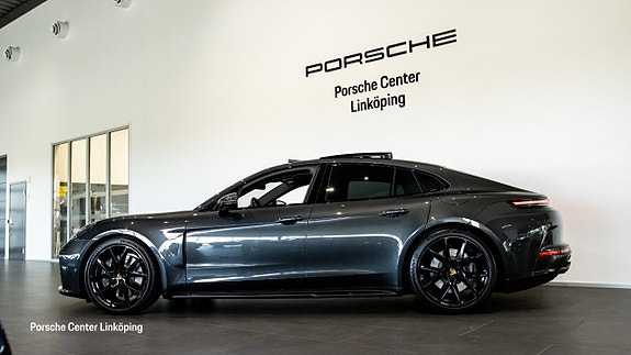 Porsche Panamera 4 4 of 5