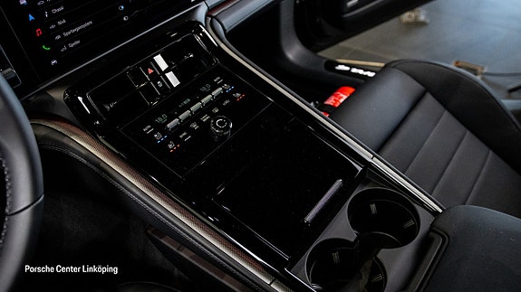 Porsche Panamera 4 14 of 25