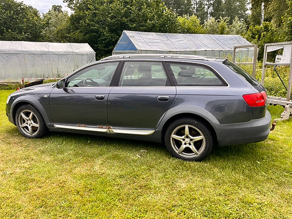 Audi A6 allroad 2 of 5