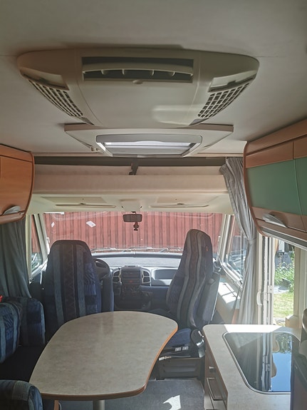 Hymer B614 2 of 5