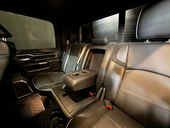Dodge RAM 2500 14 of 21