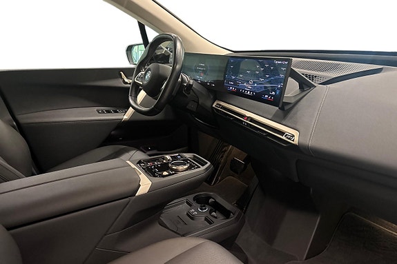 BMW iX 6 of 18