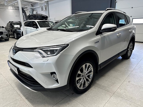 Toyota RAV4 4 of 5