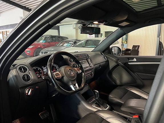 Volkswagen Tiguan 2 of 17