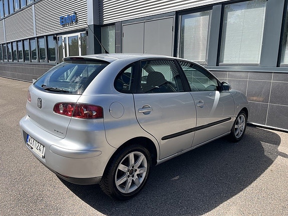 Seat Ibiza 4 of 5