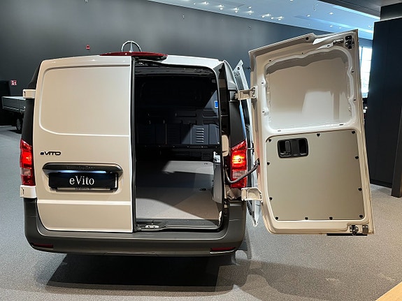 Mercedes-Benz eVito 112 4 of 5