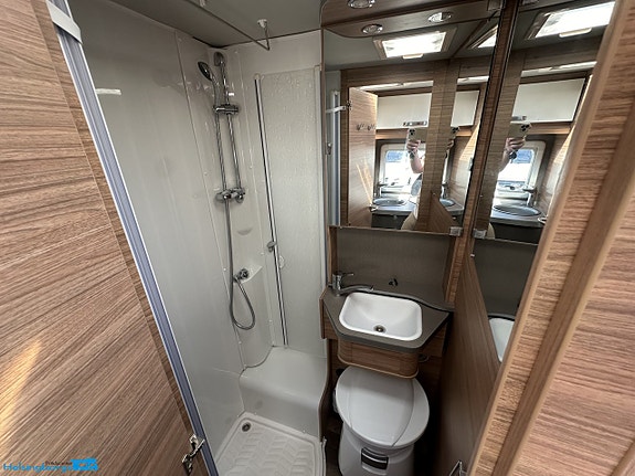 Weinsberg Cara Compact * 4.95% * Mercedes * 170hk * under 7 meter * 19 of 21