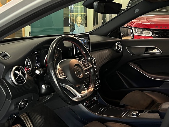 Mercedes-Benz A200 d 2 of 5