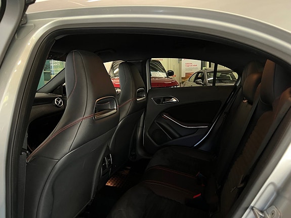 Mercedes-Benz A200 d 4 of 5
