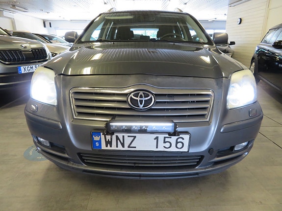 Toyota Avensis 3 of 22