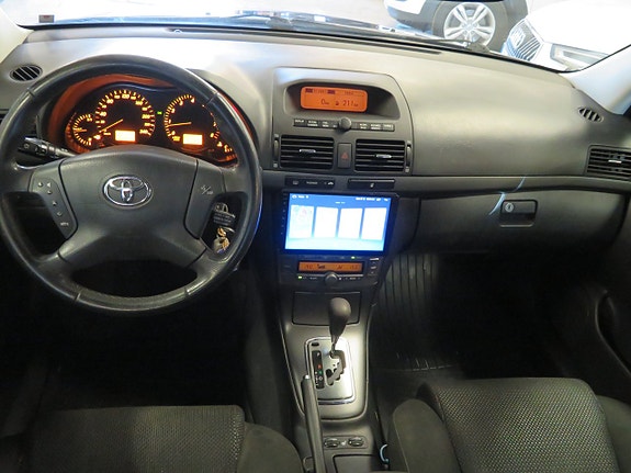 Toyota Avensis 15 of 22