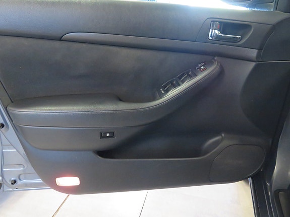 Toyota Avensis 11 of 22