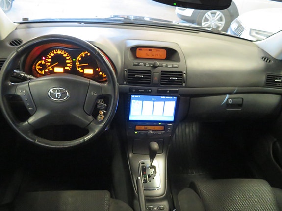 Toyota Avensis 14 of 22