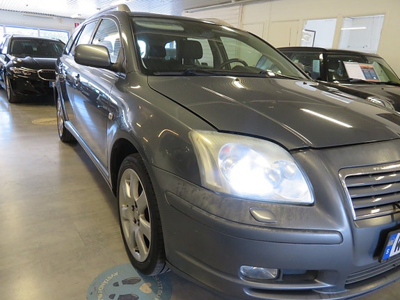 Toyota Avensis 9 of 22