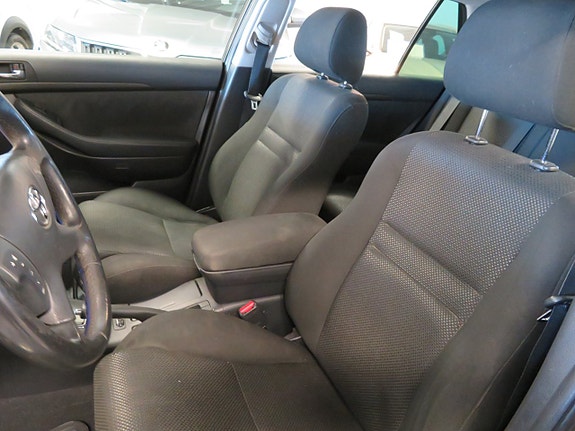 Toyota Avensis 12 of 22
