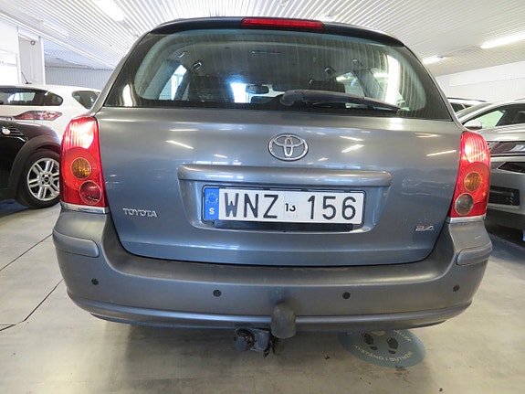 Toyota Avensis 6 of 22