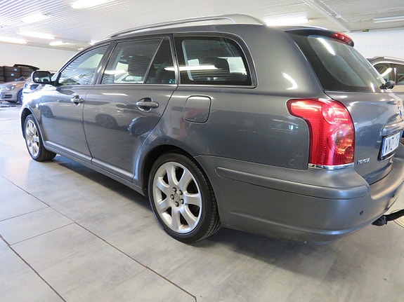 Toyota Avensis 5 of 22