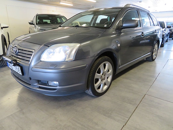 Toyota Avensis 2 of 22