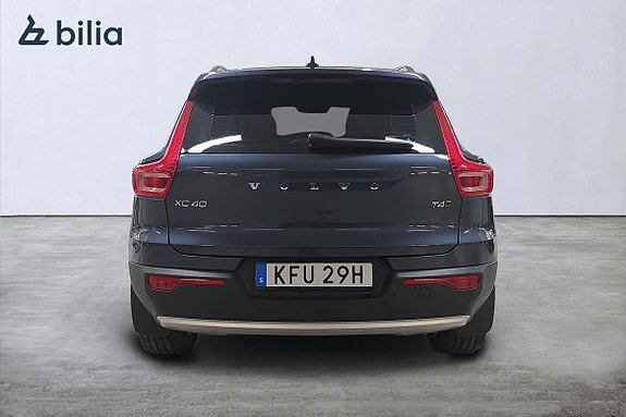 Volvo XC40 3 of 5