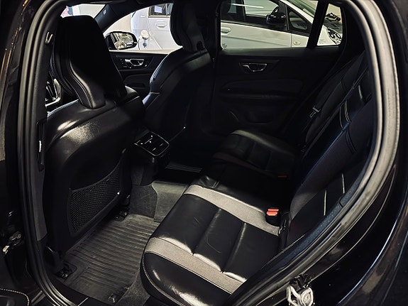 Volvo V60 26 of 27