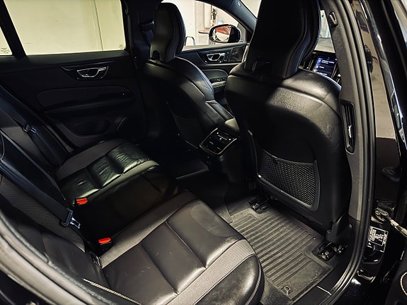 Volvo V60 25 of 27