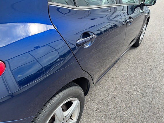 Toyota Auris 5 of 5