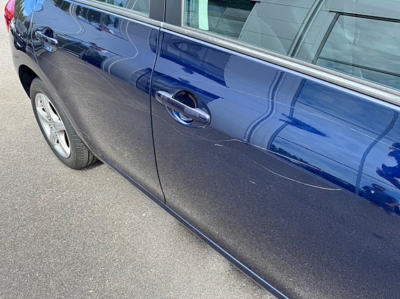 Toyota Auris 4 of 5