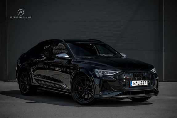 Audi e-tron S 4 of 5